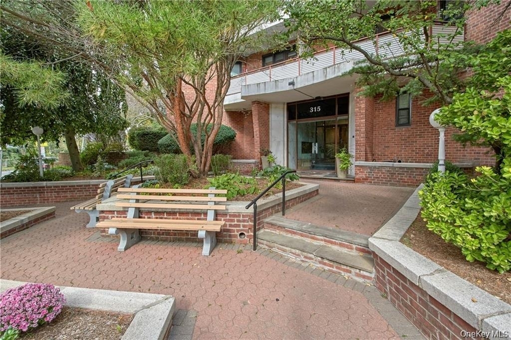 315 King Street - Photo 2