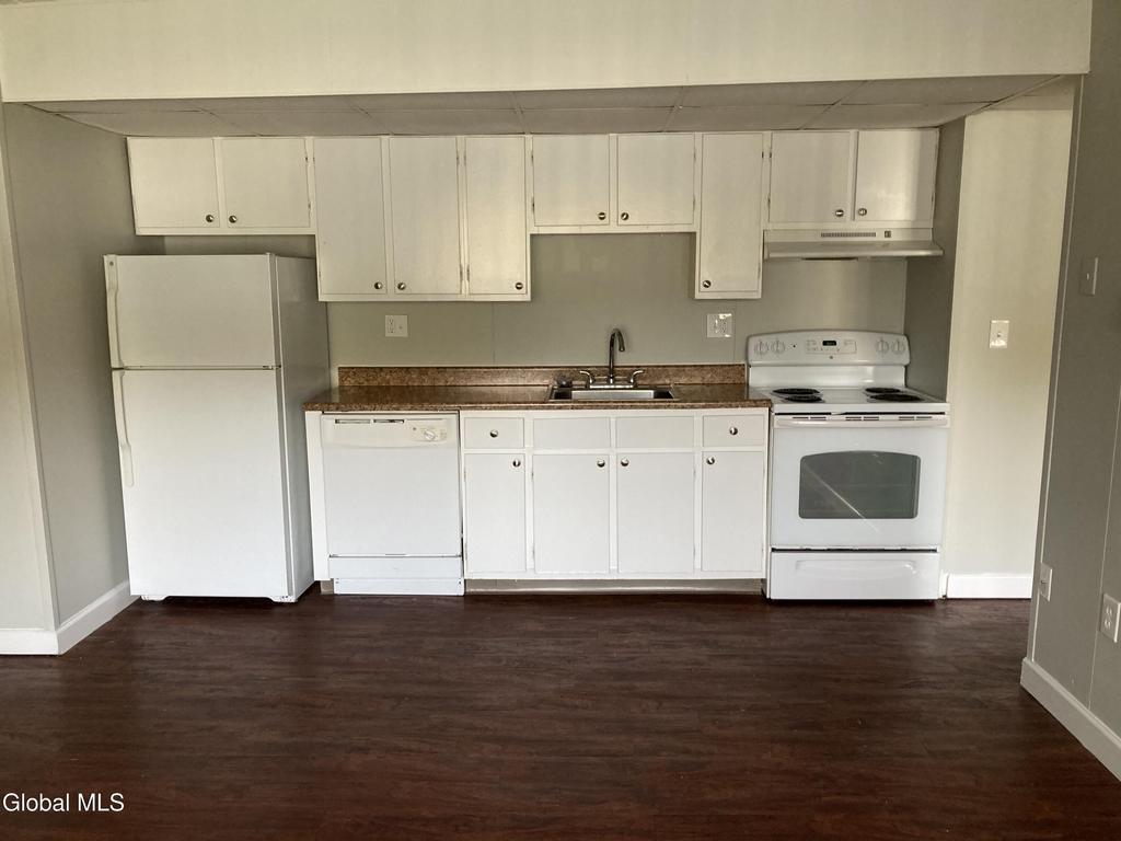 151 Jefferson Street - Photo 3