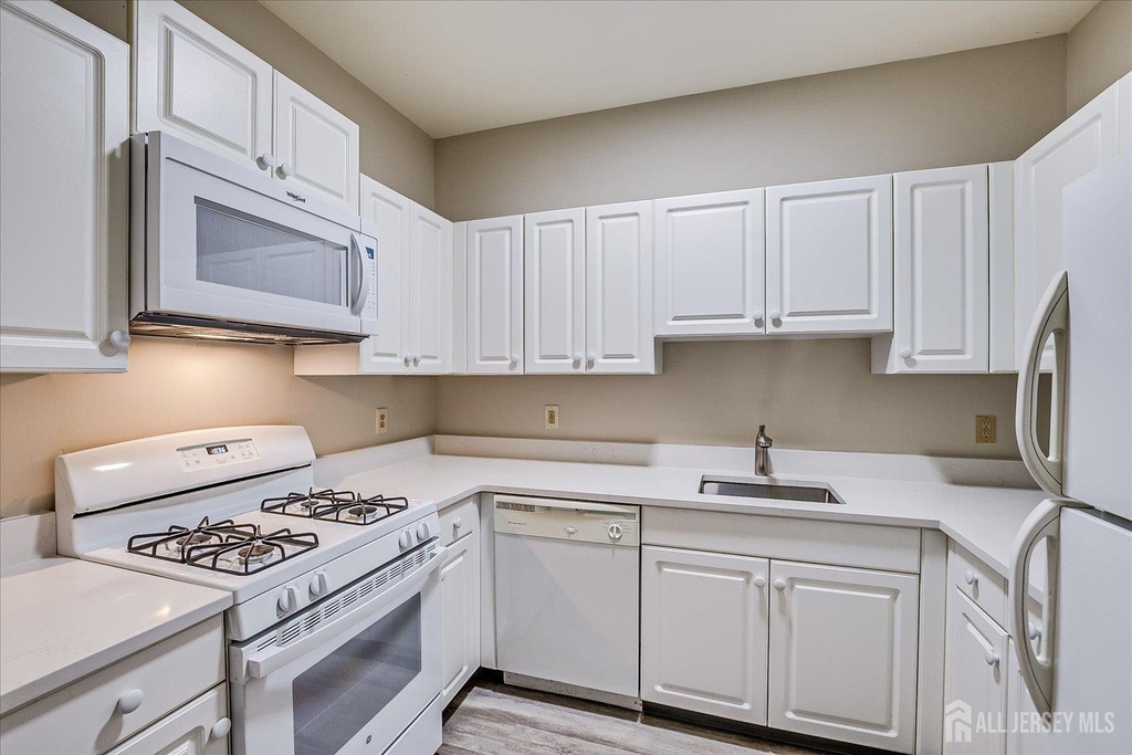 160 Durham Avenue - Photo 5