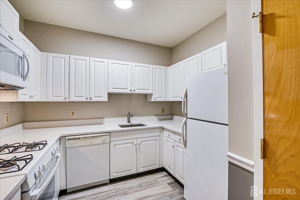 160 Durham Avenue - Photo 6