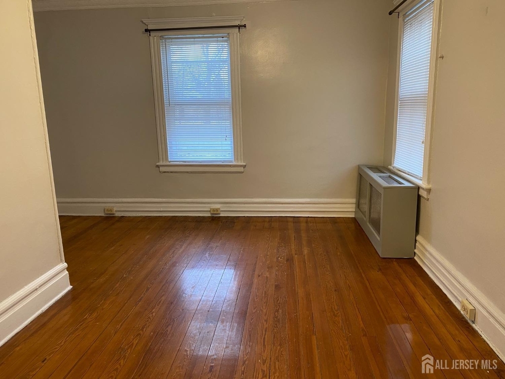 237 Montgomery Street - Photo 8