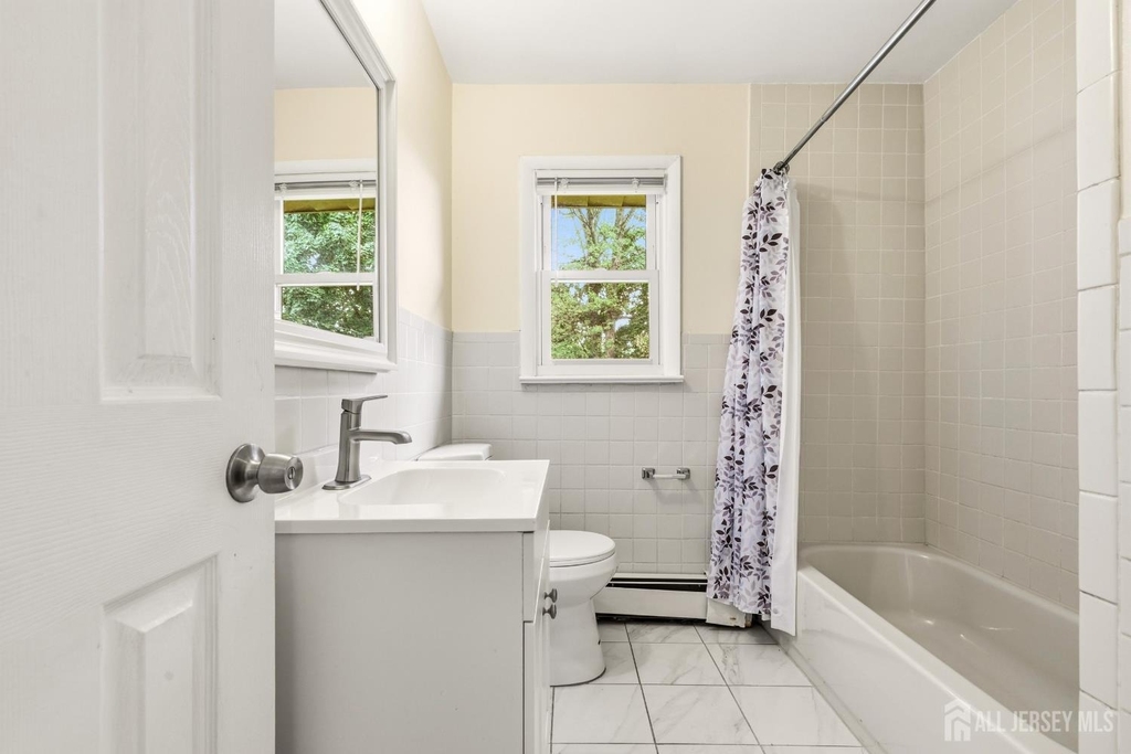 320 Suttons Lane - Photo 9