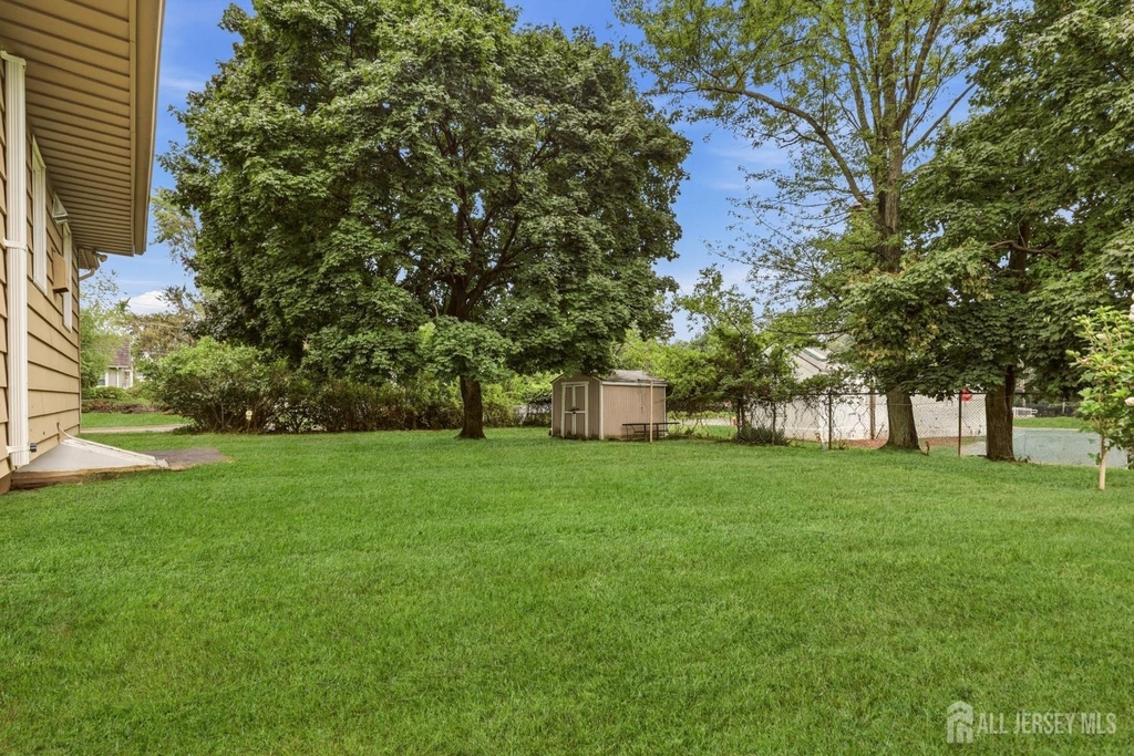 320 Suttons Lane - Photo 24