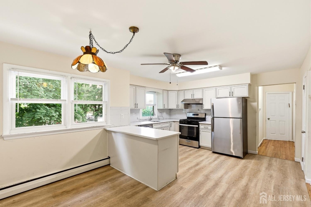 320 Suttons Lane - Photo 5
