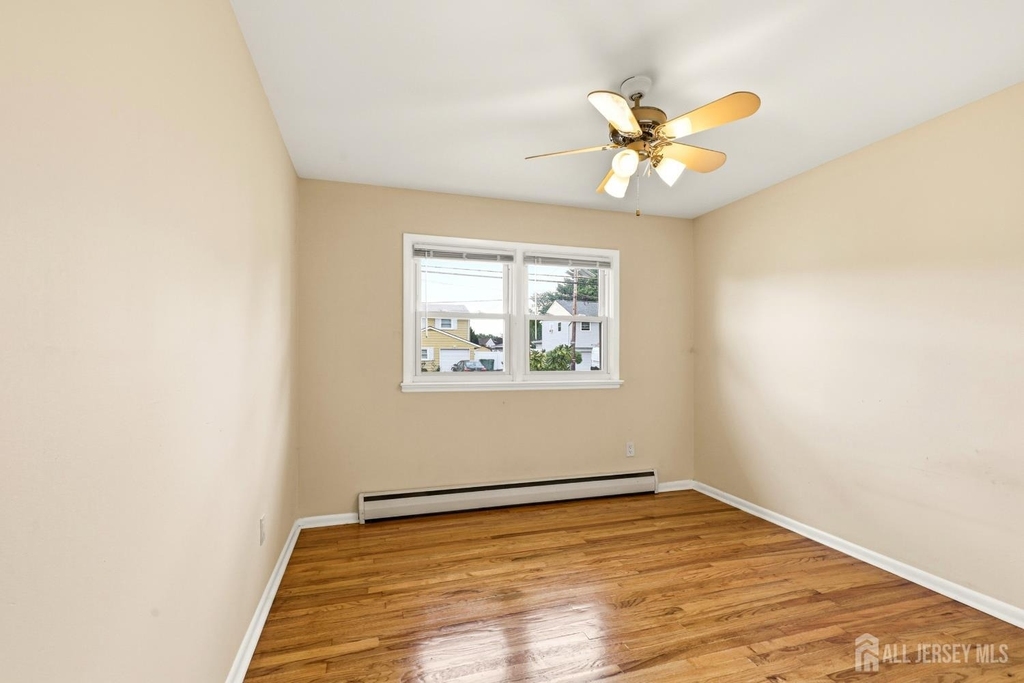 320 Suttons Lane - Photo 12