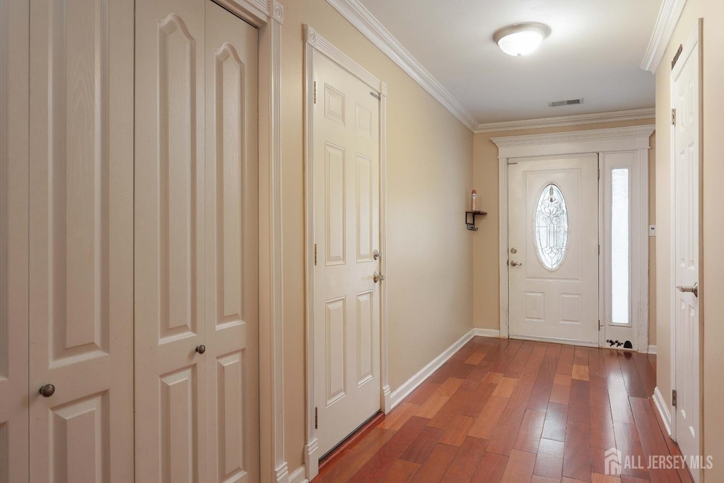 117 Lexington Circle - Photo 3
