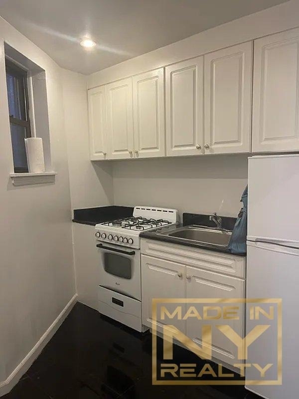 171 E 77th Street - Photo 3