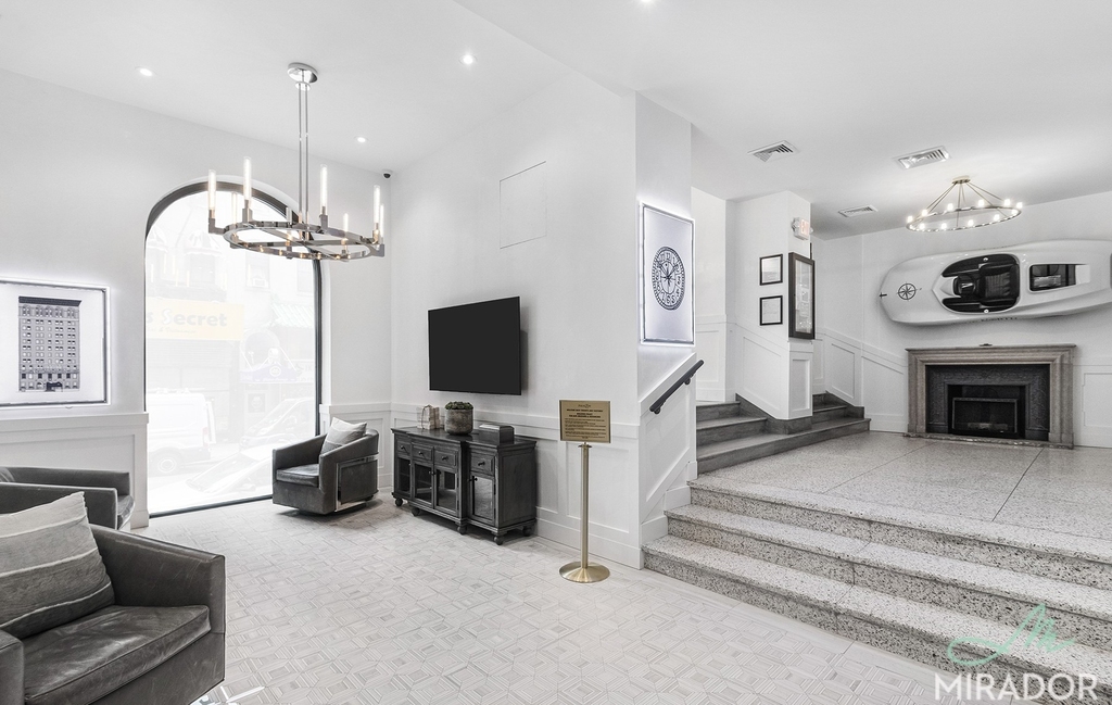 132 E 45th Street - Photo 7
