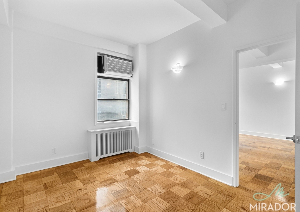 132 E 45th Street - Photo 3