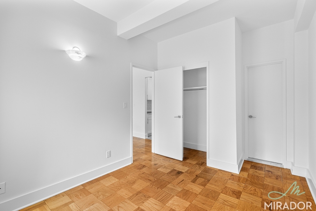 132 E 45th Street - Photo 4