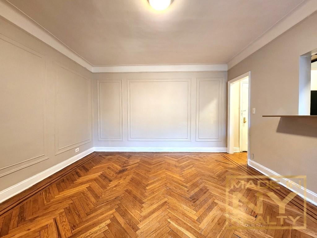 25-74 33rd Street - Photo 3