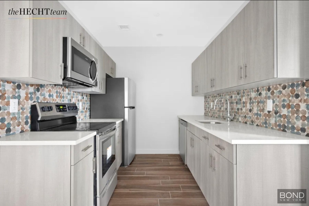 906 E New York Avenue - Photo 0