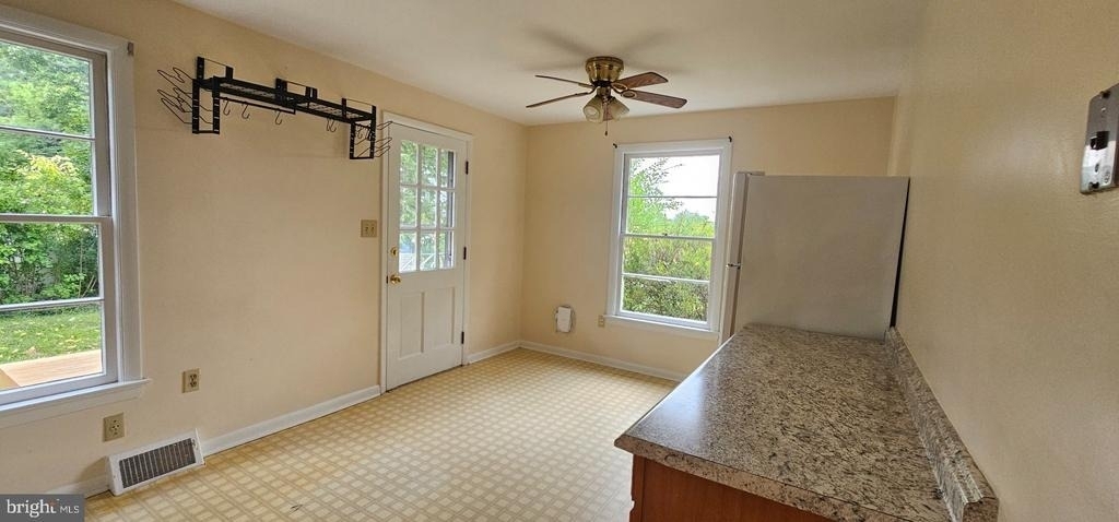 230 E Whitlock Avenue - Photo 3