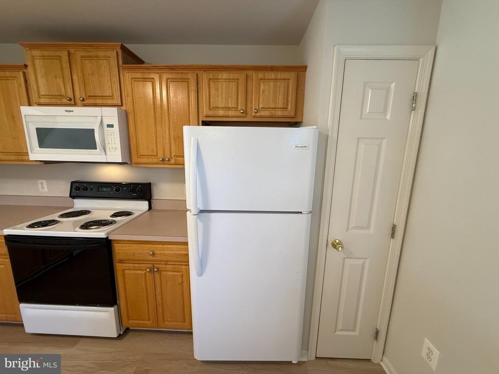 403 Independence Drive - Photo 8
