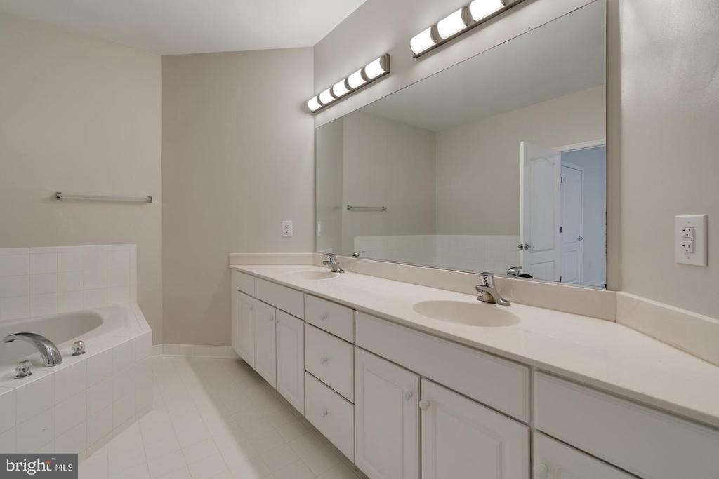 1601 Ladue Court - Photo 12