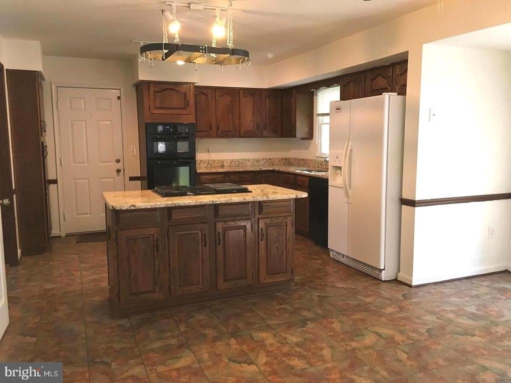 3875 Oriole Court - Photo 4