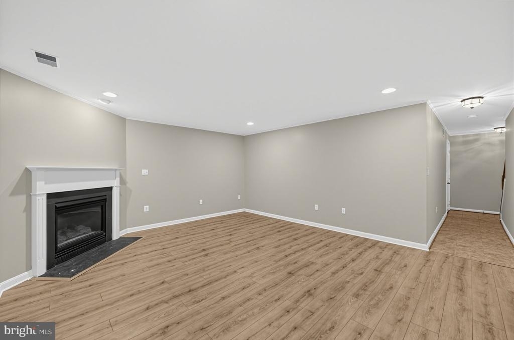 21588 Bankbarn Terrace - Photo 30
