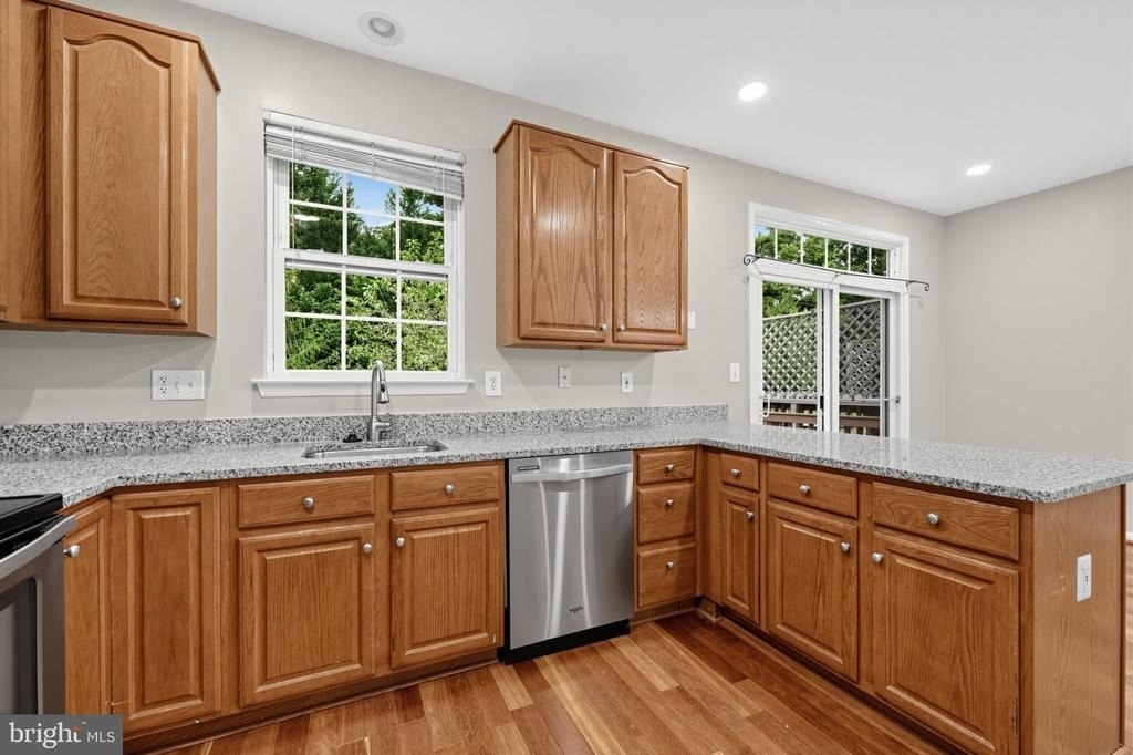 21588 Bankbarn Terrace - Photo 8