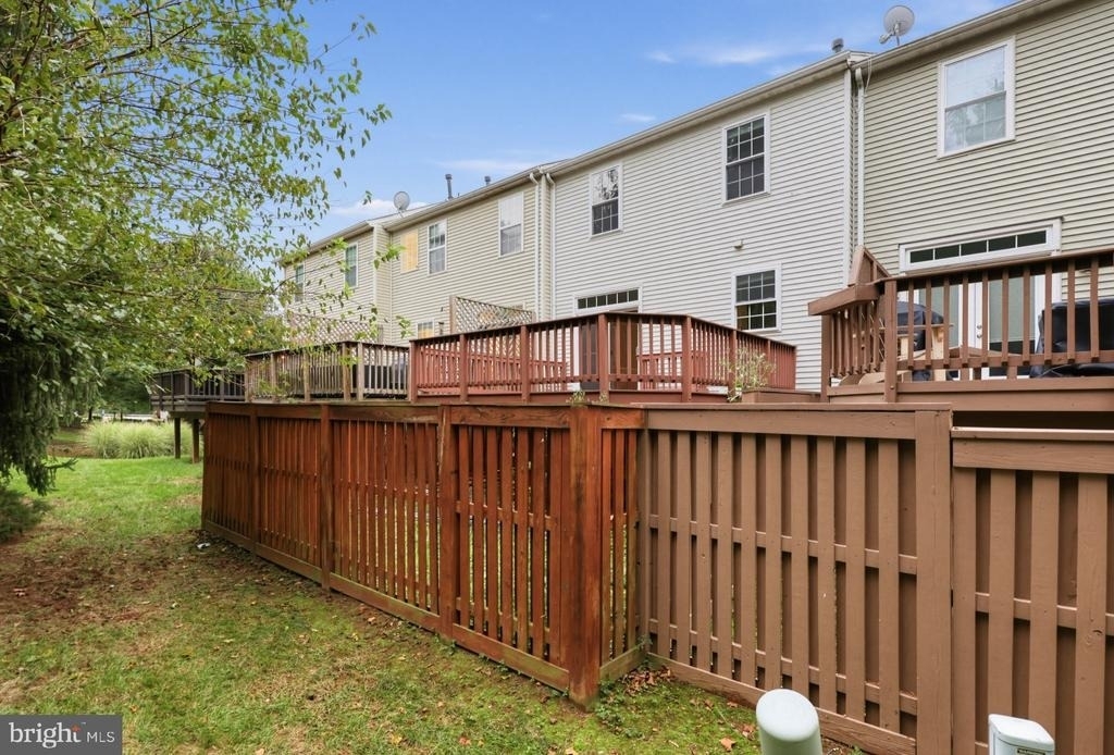 21588 Bankbarn Terrace - Photo 2