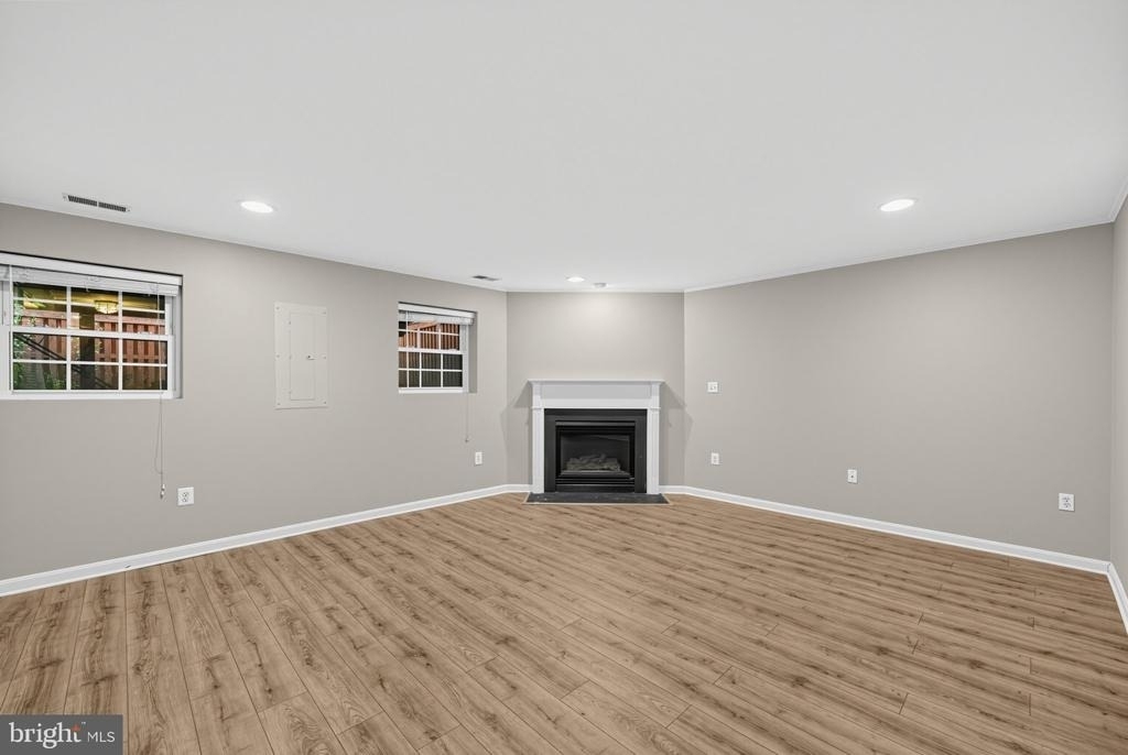 21588 Bankbarn Terrace - Photo 25