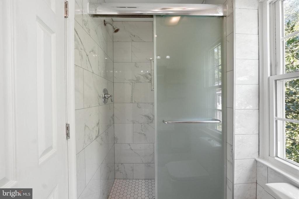 8562 Tyrolean Way - Photo 33