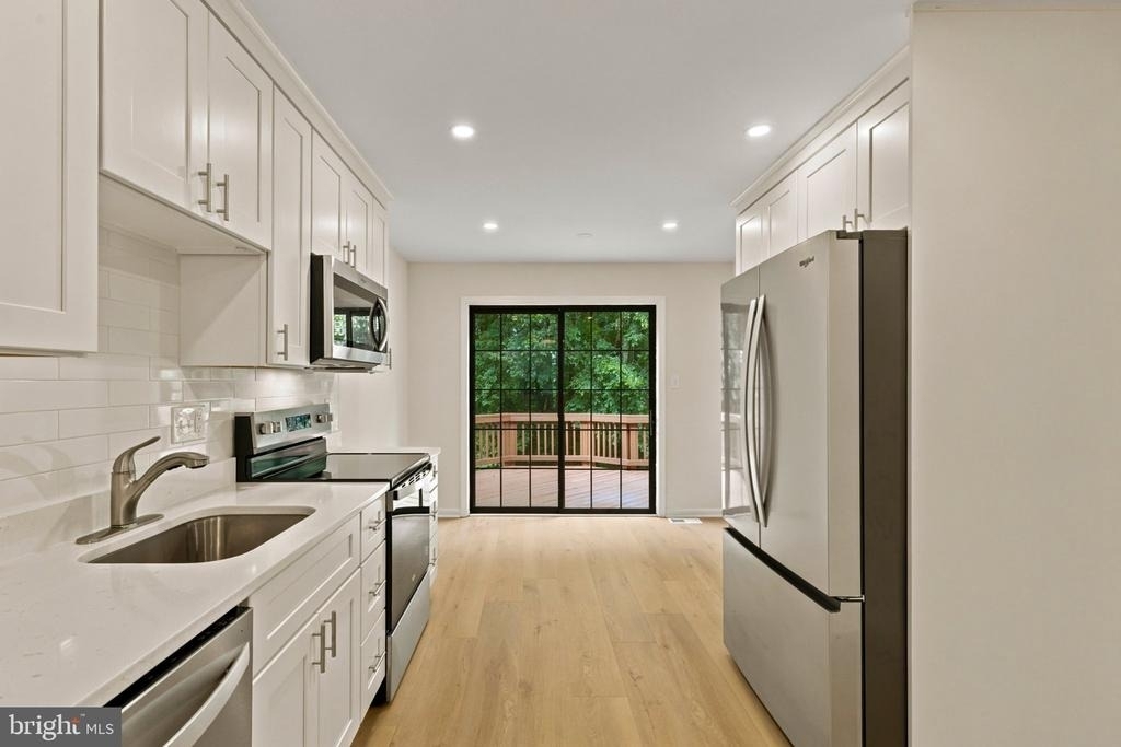 7937 Valleyfield Drive - Photo 12