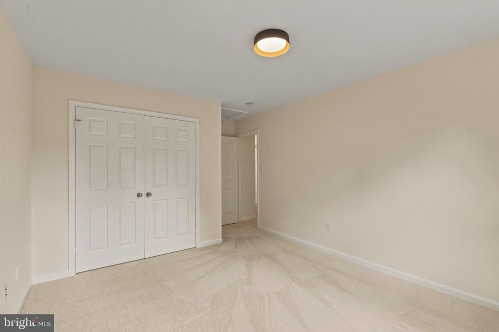 7937 Valleyfield Drive - Photo 16