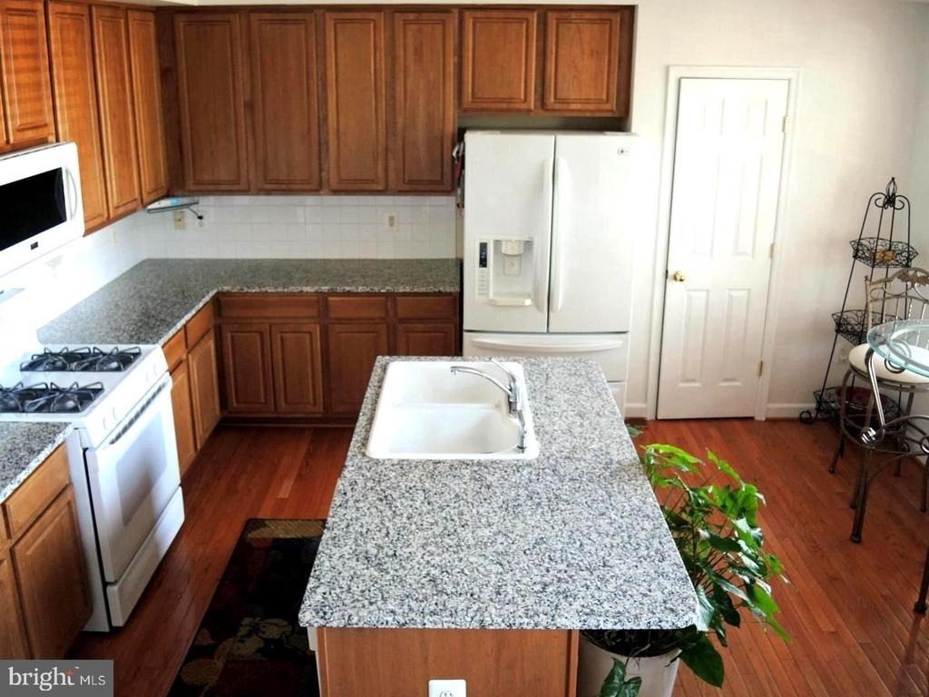 6409 Nice Place - Photo 4