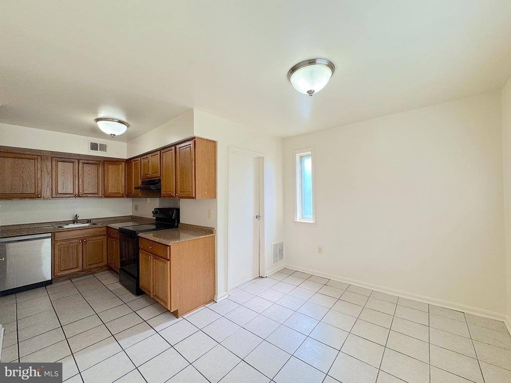 6802 Perry Penney Drive - Photo 2