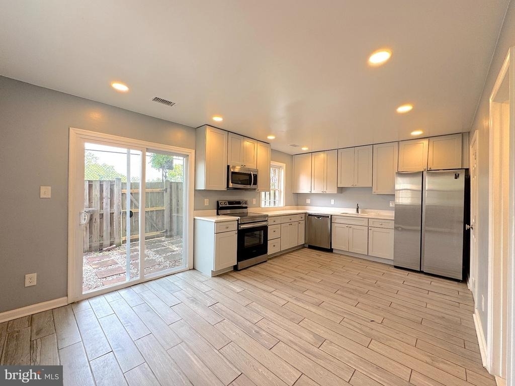 9819 Hagel Circle - Photo 5