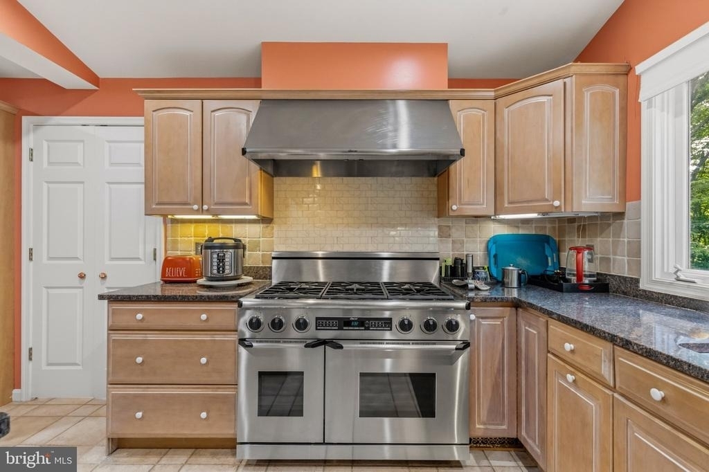 8715 Shadowlake Way - Photo 14