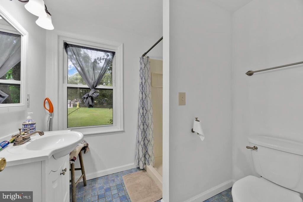 1002 Charlton Place - Photo 33