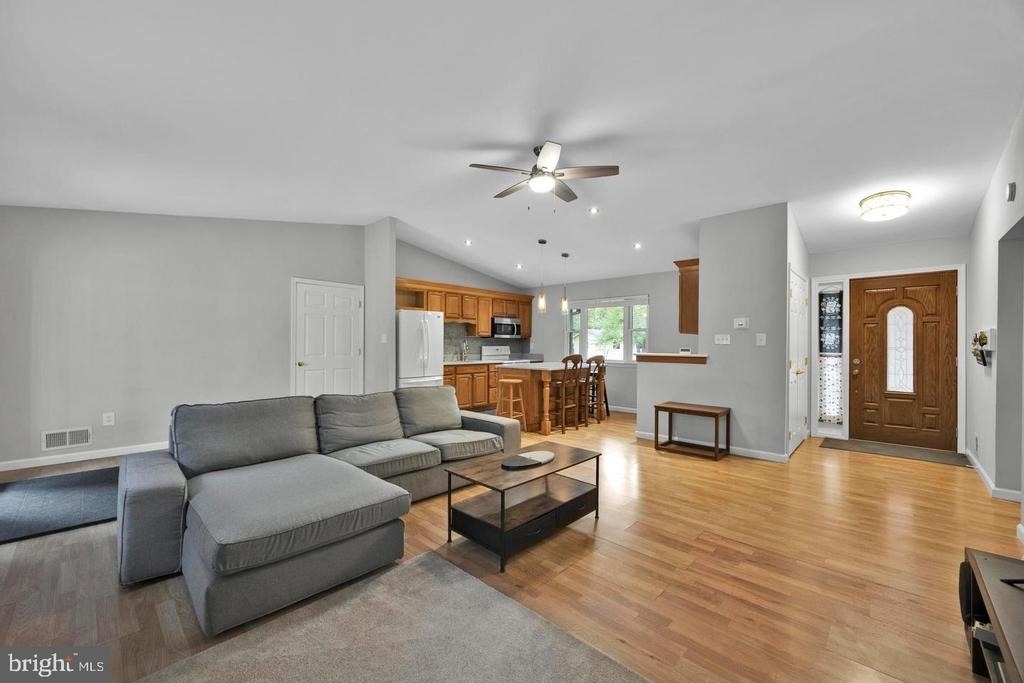 1002 Charlton Place - Photo 10