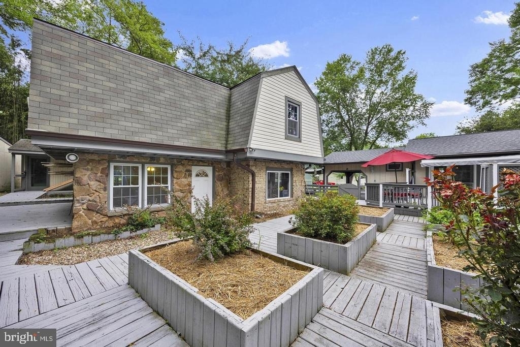 1002 Charlton Place - Photo 39