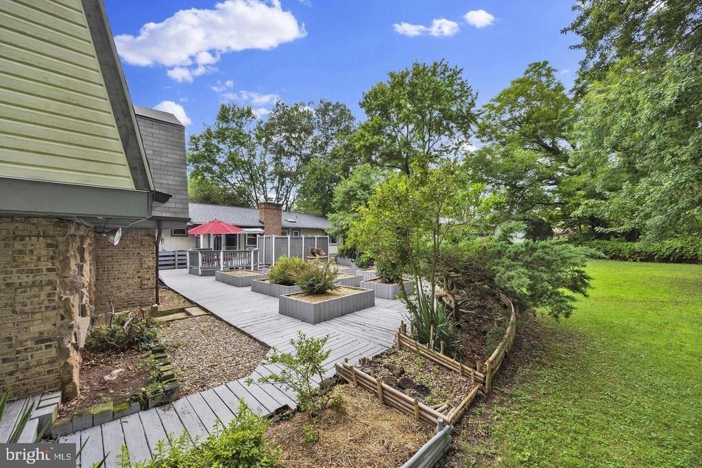 1002 Charlton Place - Photo 42