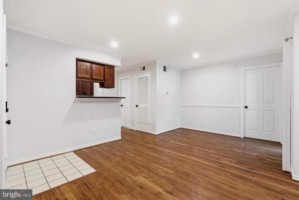1521 Lincoln Way - Photo 4