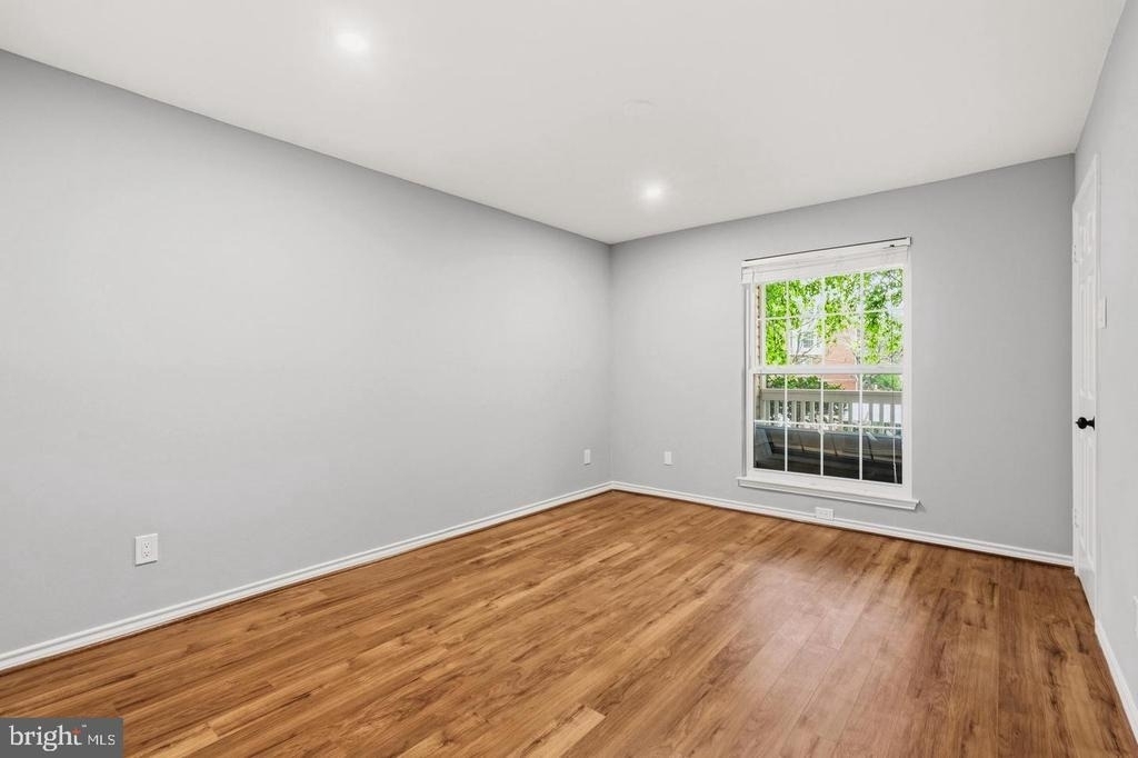 1521 Lincoln Way - Photo 8