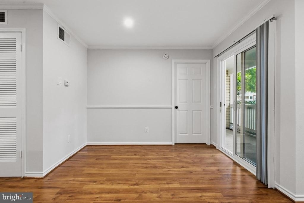1521 Lincoln Way - Photo 6