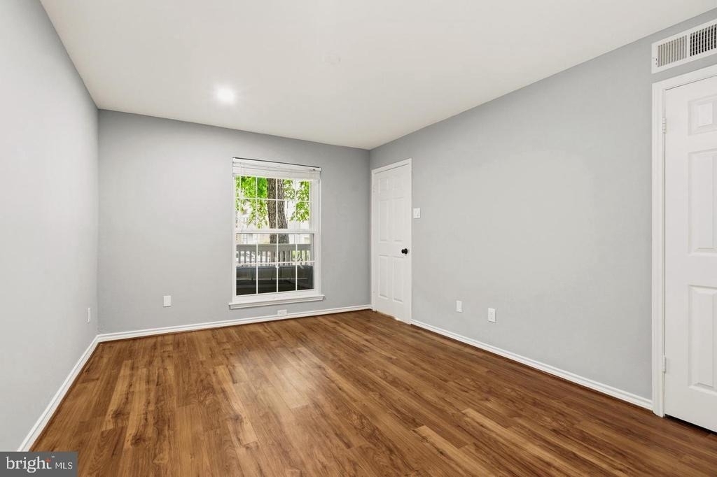 1521 Lincoln Way - Photo 7