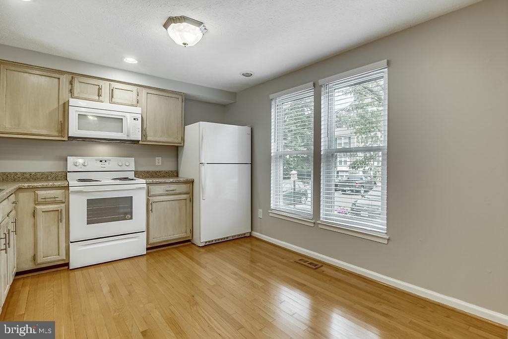 14623 Stone Crossing Court - Photo 3