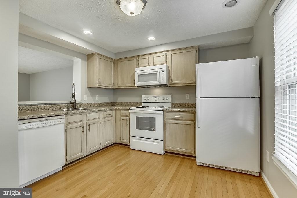 14623 Stone Crossing Court - Photo 4