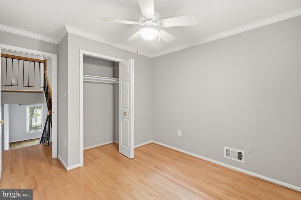 6924 Mclean Park Manor Court - Photo 9