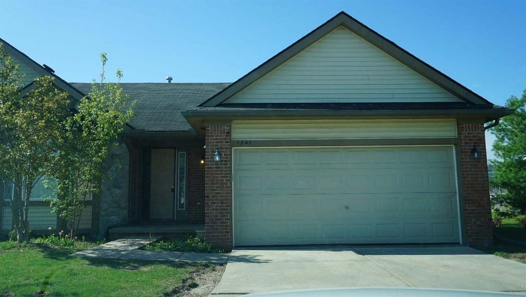 1841 Wexford Circle - Photo 0