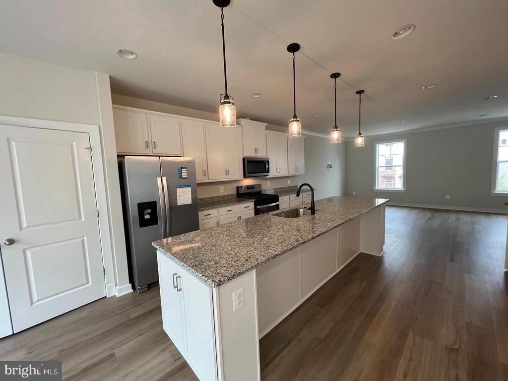 217 Willis St - Photo 4