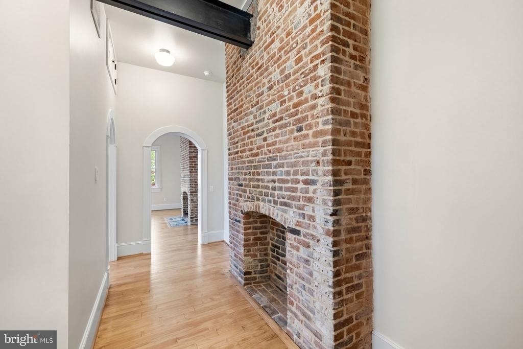 901 Caroline Street - Photo 10