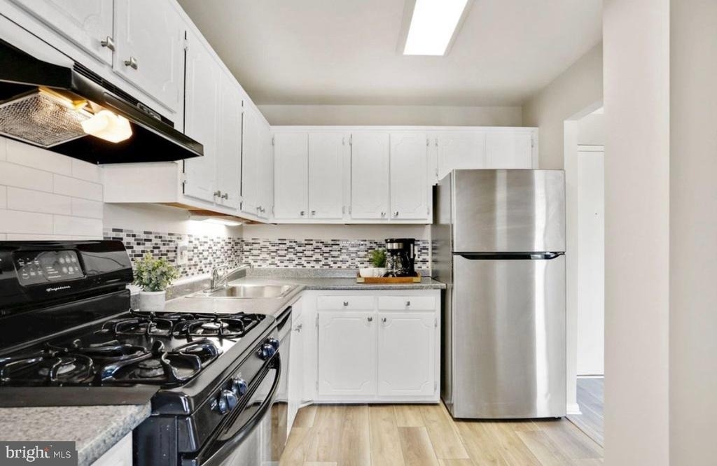 4241 Columbia Pike - Photo 2