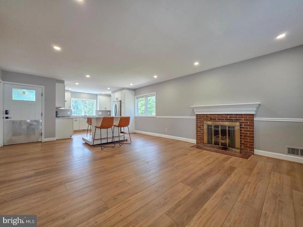 5921 Arlington Boulevard - Photo 8