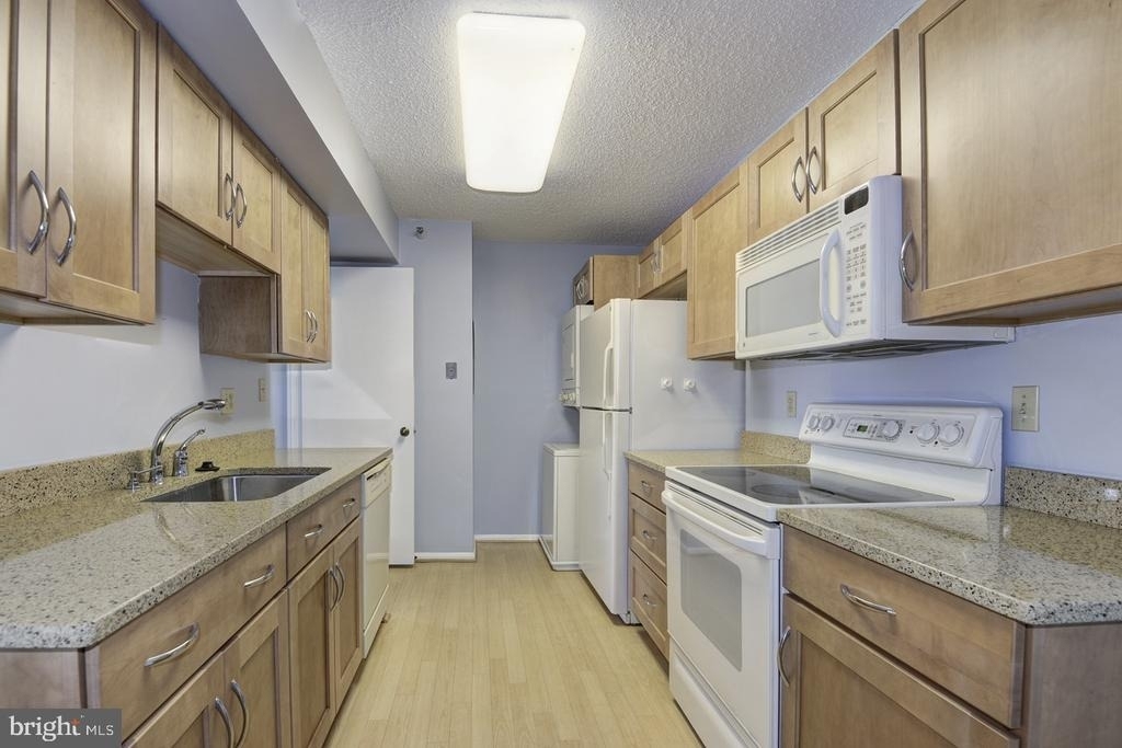 1600 N Oak Street - Photo 10