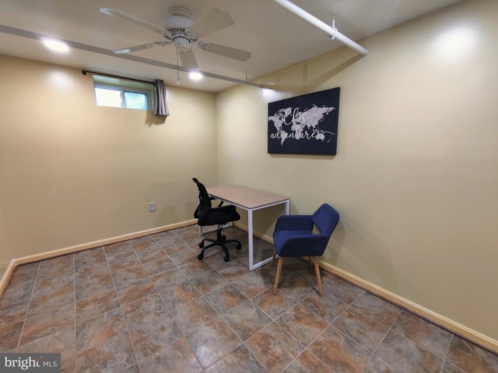 103 N George Mason Drive - Photo 11