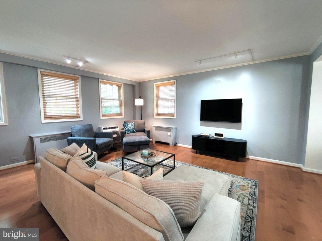 103 N George Mason Drive - Photo 1